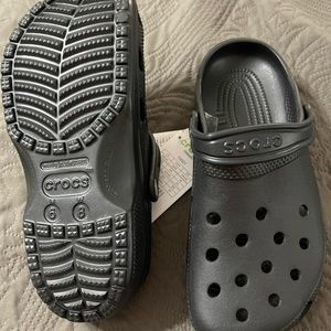 Brand new black crocs M6/W8
